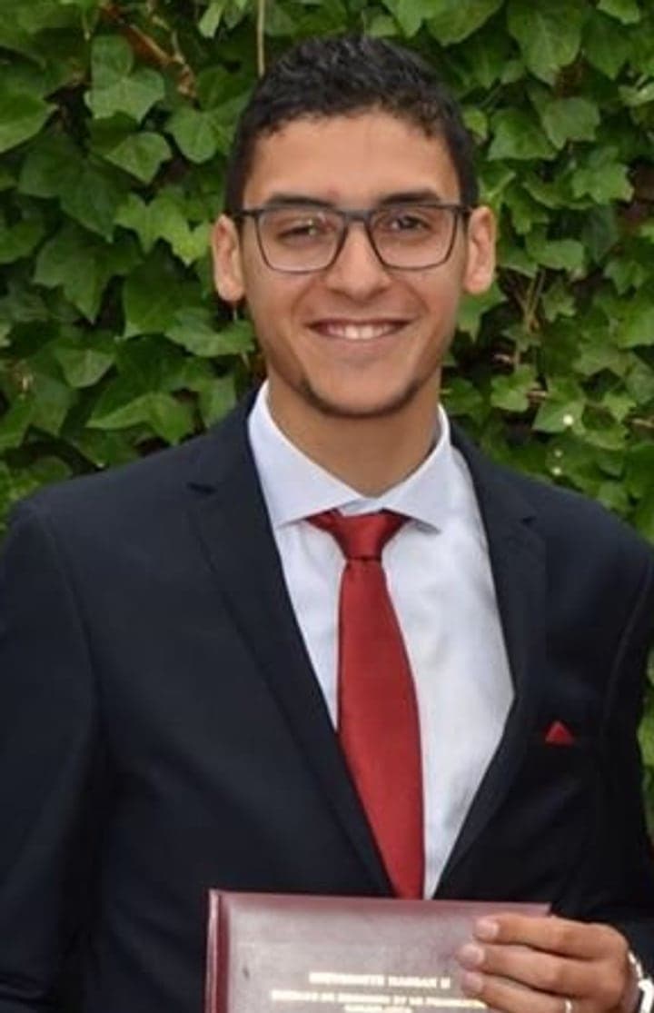 Portrait du Dr Ayoub Amghar, gynécologue obstétricien à Oued Zem